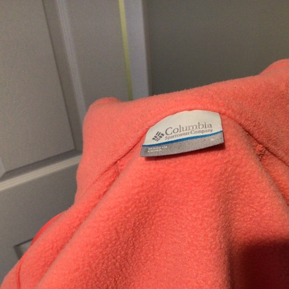 Columbia zip fleece preloved, paint on sleeve. Great for camping. - Picture 8 of 9